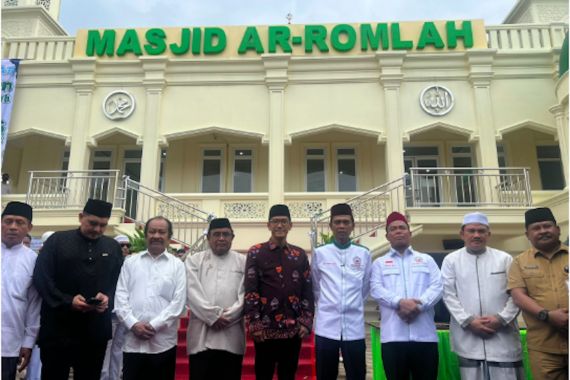 UAS dan Umar Kei Resmikan Masjid Ar-Romlah, Begini Pesannya - JPNN.COM