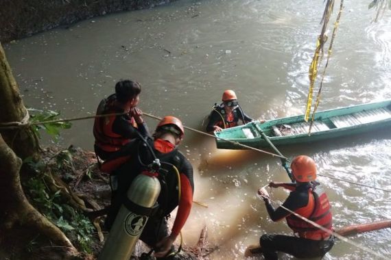 Seorang Pelajar yang tenggelam di Sungai Ditemukan Sudah Meninggal Dunia - JPNN.COM