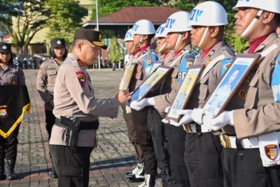 Bikin Malu Polri, 5 Oknum Polisi Dipecat, Ada Briptu Vincent - JPNN.COM