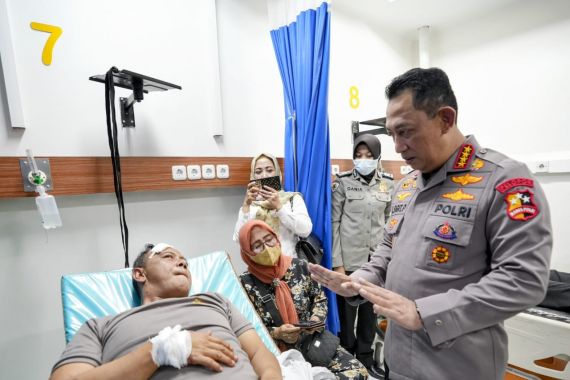 Jenguk Korban Bom Bandung, Kapolri Instruksikan Usut Tuntas Terorisme - JPNN.COM