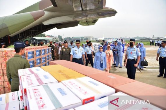 Marsekal Fadjar Melepas Keberangkatan Bantuan TNI AU untuk Warga Terdampak Erupsi Semeru - JPNN.COM
