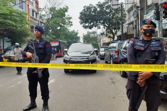 1 Anggota Polri Meninggal Jadi Korban Bom Bunuh Diri di Polsek Astanaanyar Bandung - JPNN.COM