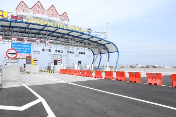 Ganjar Pastikan Tol Semarang-Demak Siap Digunakan Saat Libur Nataru - JPNN.COM