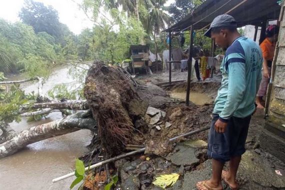 Puluhan Desa di Pulau Simeulue Dilanda Banjir dan Longsor - JPNN.COM