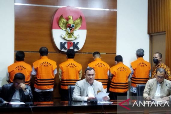 Bupati Bangkalan dan 5 Anak Buahnya Ditahan KPK, Mohni Ambil Langkah Ini - JPNN.COM