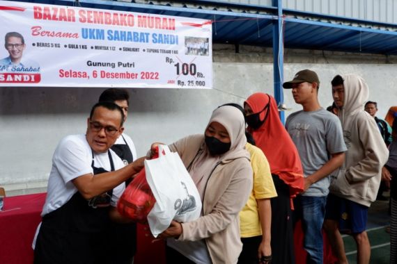 UKM Sahabat Sandi Bogor Gelar Sembako Murah Untuk Warga di Gunung Putri - JPNN.COM