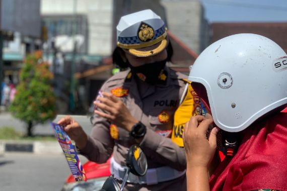 Pengendara yang Menongkrong di Flyover Bakal Ditilang Satlantas Polresta Pekanbaru - JPNN.COM