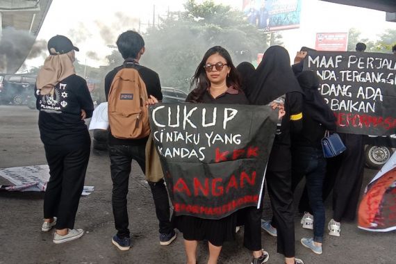 Hari Antikorupsi 2022, Massa Berdemo di Makassar, Berharap KPK Tak Kandas - JPNN.COM
