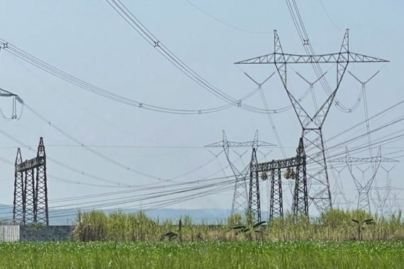 PLN Rampungkan Transmisi Listrik 150 kV di Lamongan, TDKN Capai 73,88 Persen - JPNN.COM