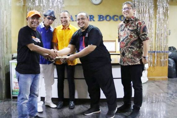 DPRD Kota Bogor Kirim Makanan Bernutrisi untuk Korban Gempa Cianjur - JPNN.COM