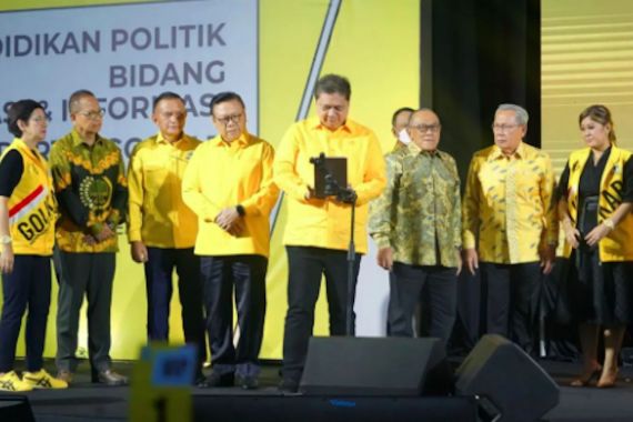 Suarakan Penundaan Pemilu 2024, Bamsoet Diminta Teladani Airlangga - JPNN.COM