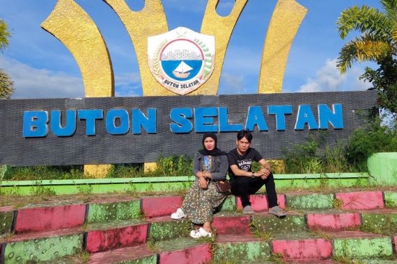 Ajak Istri Berlibur ke Buton Selatan, Aris Idol: Indah Banget - JPNN.COM