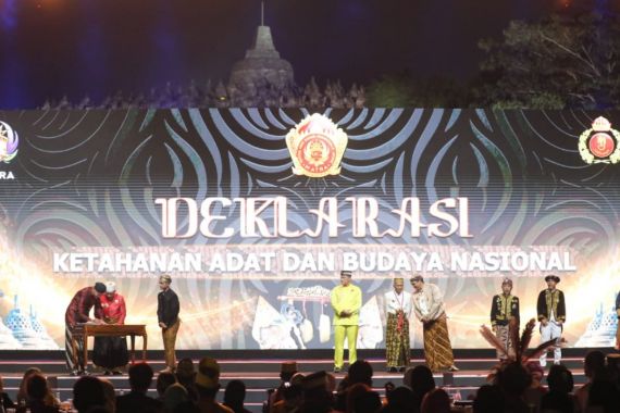 Ganjar Pranowo Bertemu Raja-Raja di Festival Adat Budaya Nusantara II di Jateng - JPNN.COM