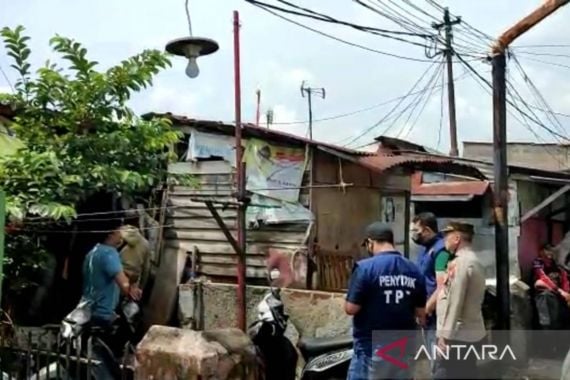 Densus 88 Temukan Ini di Rumah Terduga Teroris Bom Polsek Astanaanyar - JPNN.COM