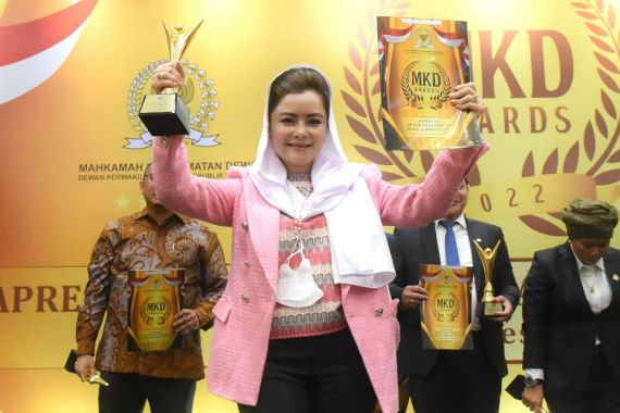 Terima MKD Award sebagai Pejuang Etika Lembaga DPR RI, Novita Wijayanti: Alhamdulillah - JPNN.COM