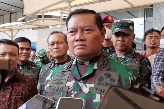 Kasum hingga Pangkogabwilhan I Diganti, Panglima TNI Mutasi 223 Perwira - JPNN.COM