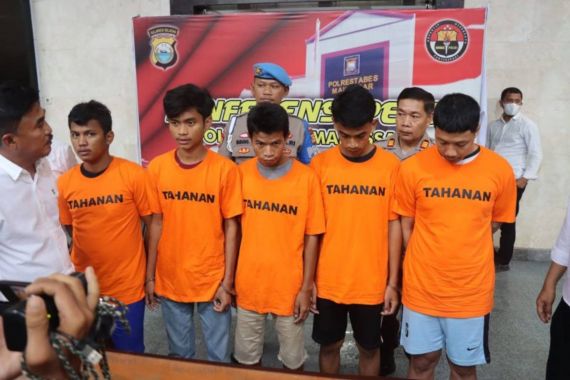 Pengakuan Pelaku Pembusuran yang Bikin Warga Makassar Resah - JPNN.COM