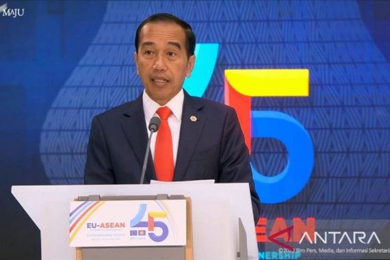Di Depan Uni Eropa, Jokowi Sindir Mitra Arogan yang Selalu Mendikte - JPNN.COM
