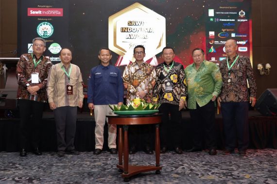 55 Penghargaan Diserahkan dalam Ajang Sawit Indonesia Award 2022 - JPNN.COM