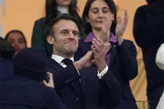 Prancis Larang Siswi Pakai Abaya Masuk Kelas, Macron: Sekolah Kami Sekuler! - JPNN.COM