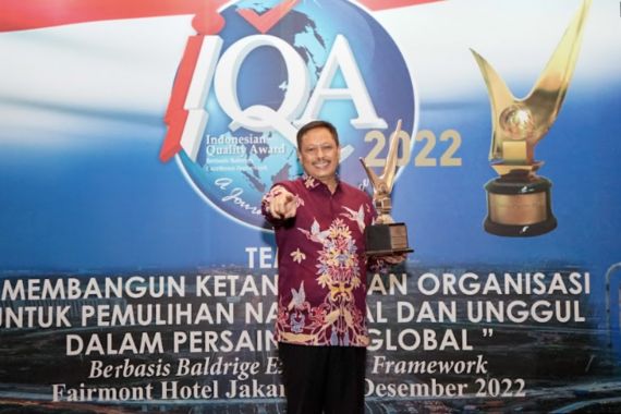 Pertahankan Predikat Industry Leader 5 Tahun Berturut, Pupuk Kaltim Raih Platinum IQA 2022 - JPNN.COM