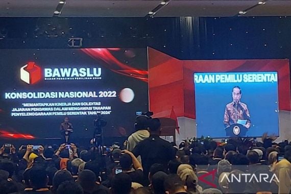 Jokowi: Jangan Sampai Bawaslu Menjadi Badan Pembuat Waswas Pemilu - JPNN.COM