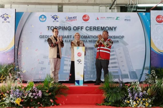 Resmikan Topping off Gedung SAW PENS, Ini Harapan Kemendikbudristek  - JPNN.COM