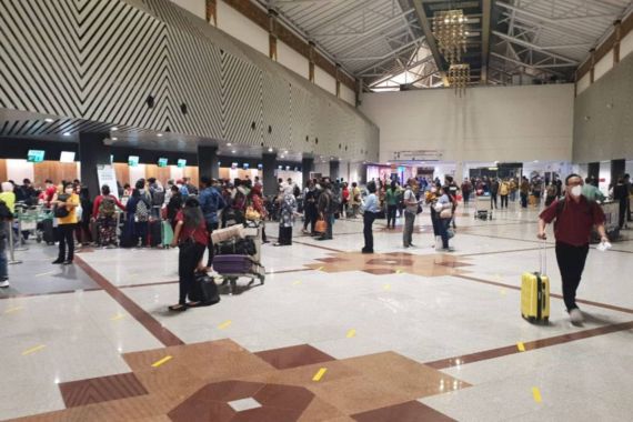 Menjelang Libur Natal Jumlah Penumpang di Bandara Juanda Mulai Meningkat - JPNN.COM