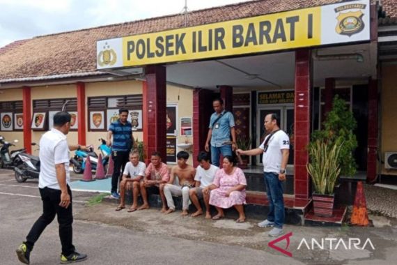 Tetangga Saling Bacok di Palembang, 4 Orang Kritis - JPNN.COM