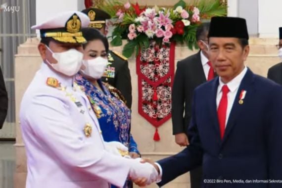 Sah, Presiden Jokowi Lantik Laksamana Yudo - JPNN.COM