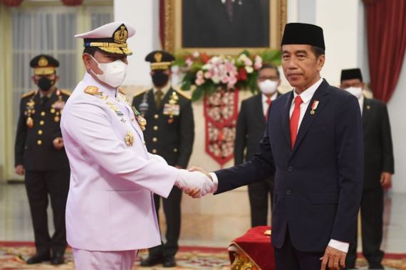 Bocoran dari Jokowi Soal Calon KSAL Pengganti Laksamana Yudo Margono - JPNN.COM