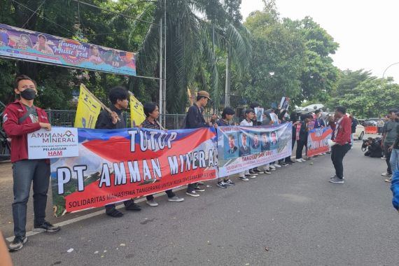 Aksi Solidaritas Meluas, Giliran Mahasiswa Tangerang Serukan Penutupan PT Amman - JPNN.COM