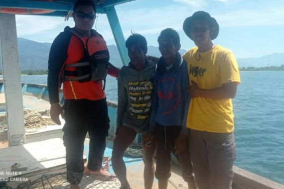 Hilang 2 Hari di Tengah Laut, Wafit dan Nursing Ditemukan Selamat, Mukjizat - JPNN.COM