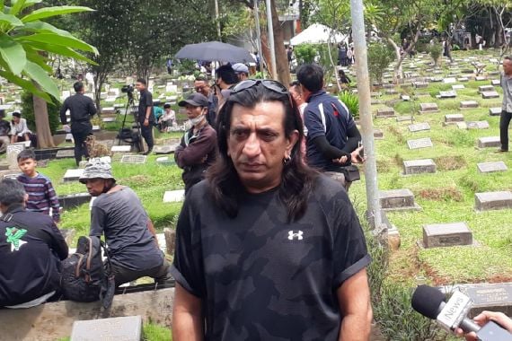 Adam Jagwani Ungkap Kebaikan Aminah Cendrakasih Semasa Hidup, Luar Biasa - JPNN.COM