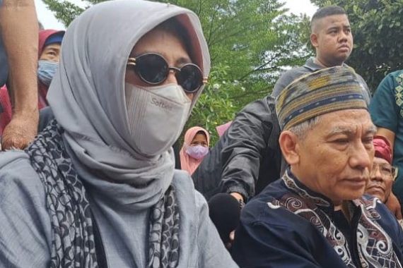 Anak Ungkap Kronologi Kepergian Aminah Cendrakasih 'Mak Nyak' Si Doel - JPNN.COM