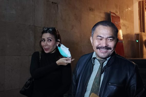 Mertua Adly Fairuz Desak Polisi Segera Proses Eks Suami Soal Kasus Mafia Tanah - JPNN.COM