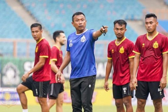 Bhayangkara FC vs Arema FC: Widodo Berharap Setiap Peluang Bisa Dikonversi Menjadi Gol - JPNN.COM