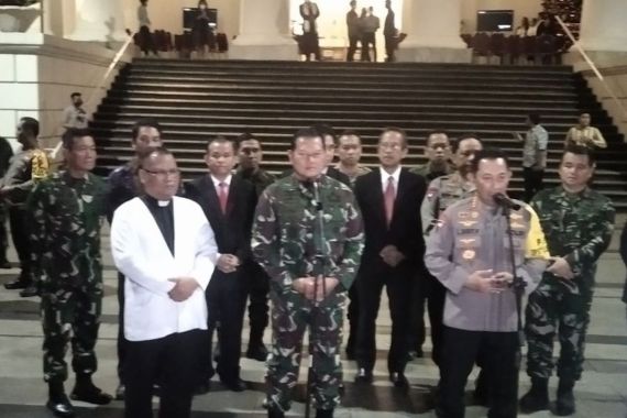 Panglima TNI dan Kapolri Menjamin Perayaan Natal Berjalan Aman dan Lancar - JPNN.COM