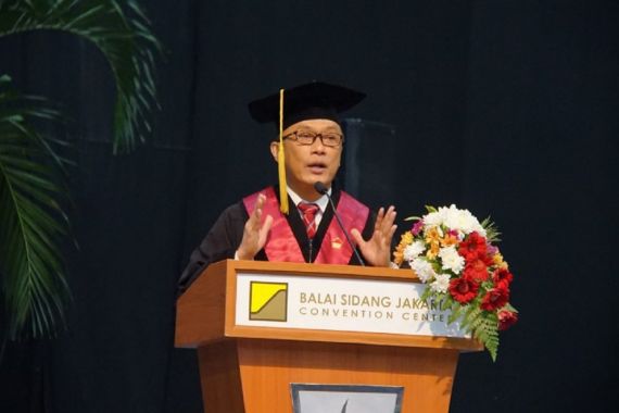 Orasi Ilmiah Prof Zudan, Ada Pesan Penting untuk Para Wisudawan Universitas Borobudur - JPNN.COM