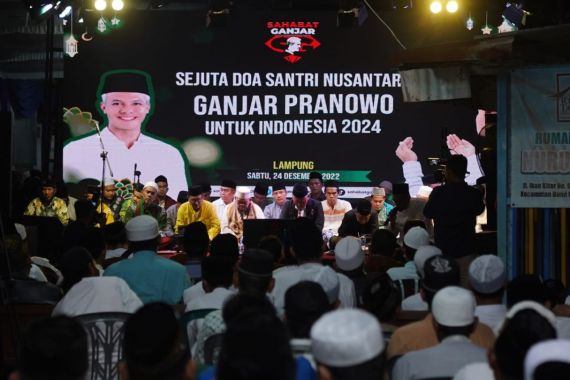 Santri dan Warga di Lampung Doakan Ganjar Pranowo di Pilpres 2024 - JPNN.COM