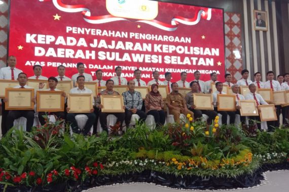 Mensos Tri Rismaharini: Terima Kasih Kapolda Sulsel - JPNN.COM