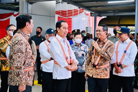 Senyum Heru Budi Merekah saat Dampingi Jokowi Tinjau Infrastruktur di Jakarta, Lihat - JPNN.COM