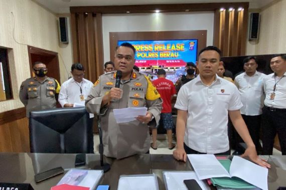 Polres Berau Bongkar Korupsi Kepala Kampung dengan Kerugian Negara Hampir Rp 1 M - JPNN.COM