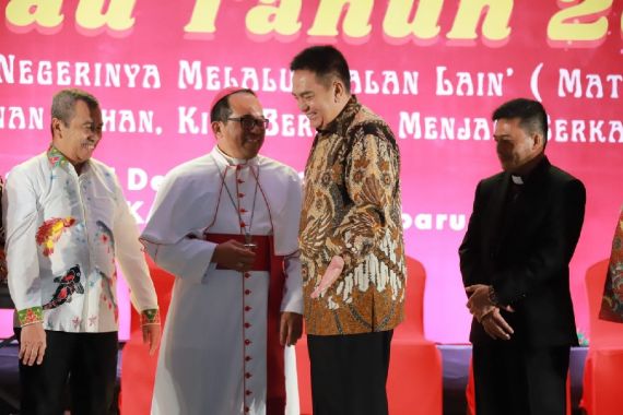 Pesan Gubernur Syamsuar & Kapolda Riau Irjen Iqbal saat Natal Agung - JPNN.COM