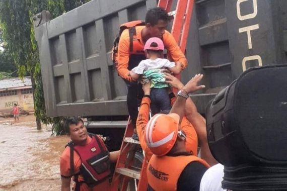 Banjir di Filipina Telan 32 Nyawa, Puluhan Orang Masih Hilang - JPNN.COM