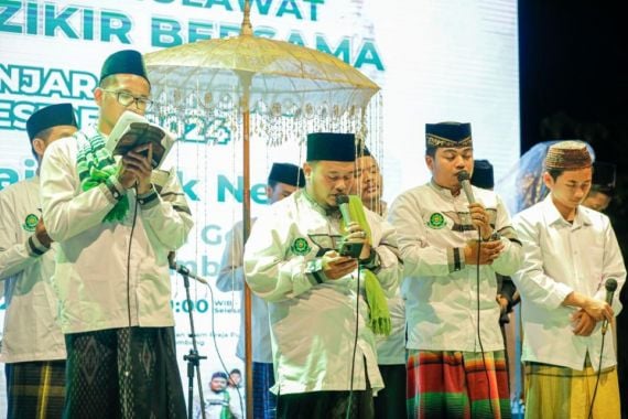 Santri Dukung Ganjar Jombang Doakan Kedamaian Untuk Indonesia - JPNN.COM