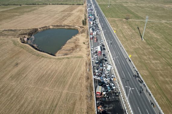 200 Kendaraan Terlibat Tabrakan Beruntun di China, Astaga Panjangnya! - JPNN.COM