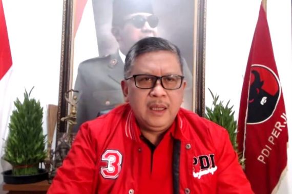 Sindir NasDem soal Capres Antitesis Jokowi, Hasto Pakai Kata 'Sadar' & 'Menarik Diri' - JPNN.COM