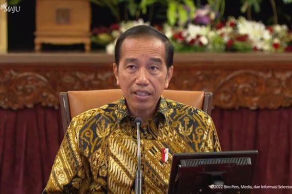 Jokowi: Status Kedaruratan Kesehatan tidak Dicabut karena Pandemi belum Berakhir Sepenuhnya - JPNN.COM