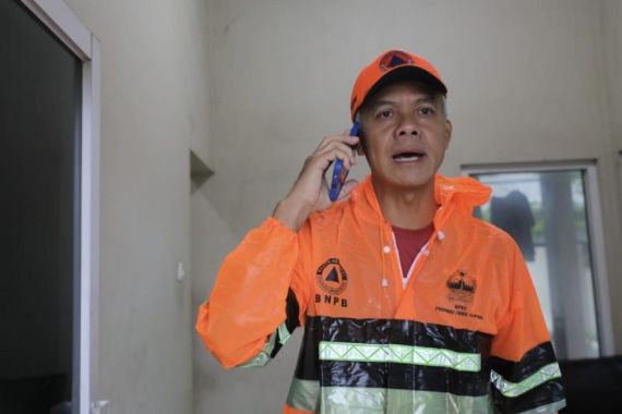 Bersyukur Penanganan Banjir dari Pemprov Jateng Sigap, Pengungsi: Pak Ganjar Bagus - JPNN.COM